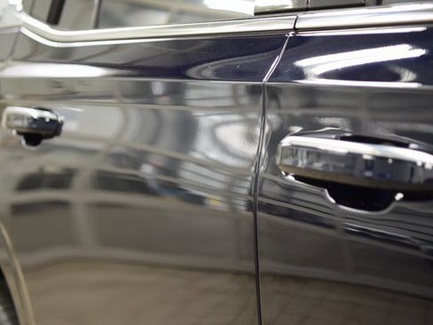 Used 2021 Cadillac Escalade Premium Luxury w/ Driver Assist Tech Package image 17