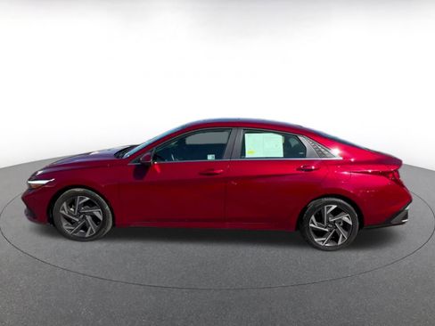 Used 2025 Hyundai Elantra Limited image 7