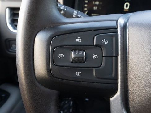 Used 2023 GMC Yukon XL SLT image 17