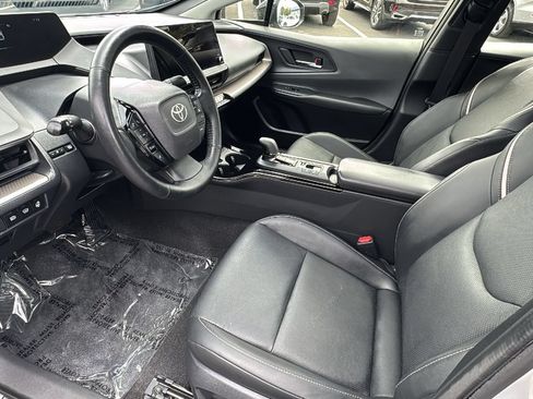 Used 2024 Toyota Prius XLE FWD image 11