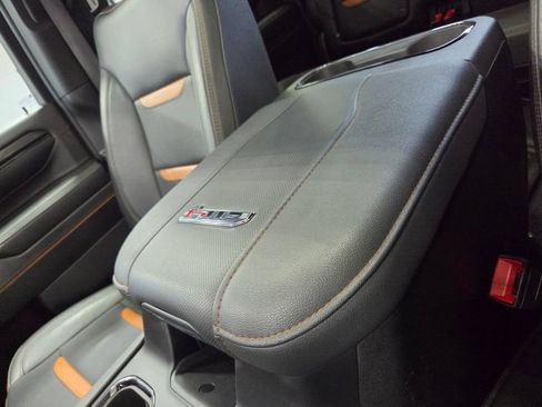 Used 2024 GMC Sierra 2500 AT4 w/ Technology Package AWD/4WD image 45