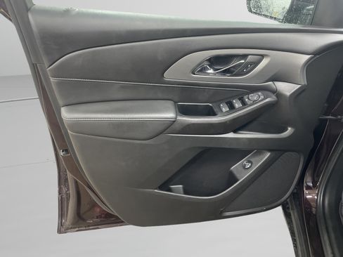 Used 2023 Chevrolet Traverse LT AWD/4WD image 13