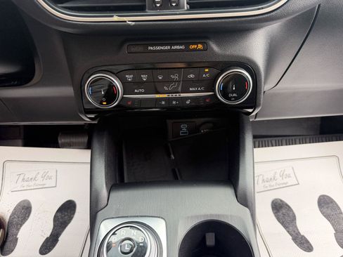 Certified 2022 Ford Escape SEL w/ SEL Stealth AWD Package image 19