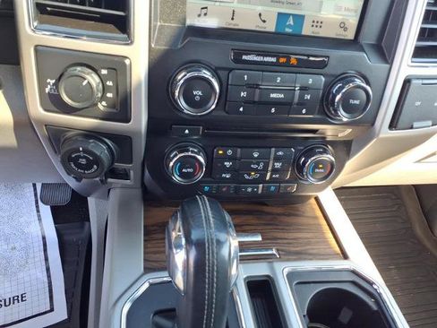Certified 2018 Ford F150 Lariat image 16