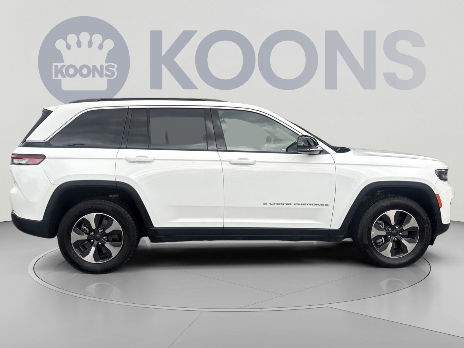 Used 2024 Jeep Grand Cherokee Limited 4xe AWD/4WD image 8