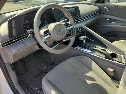 Used 2023 Hyundai Elantra SEL FWD image 13