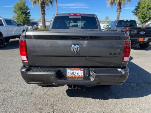 Used 2018 RAM 2500 Big Horn w/ Sport Appearance Group AWD/4WD image 6