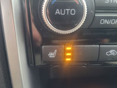 Used 2020 Subaru Ascent Limited image 19