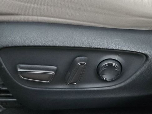 Used 2022 Toyota RAV4 XLE image 12