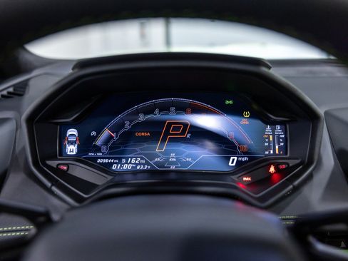 Used 2023 Lamborghini Huracan EVO AWD/4WD image 45