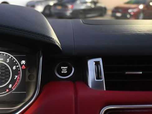 Used 2020 Land Rover Range Rover Sport SVR image 32