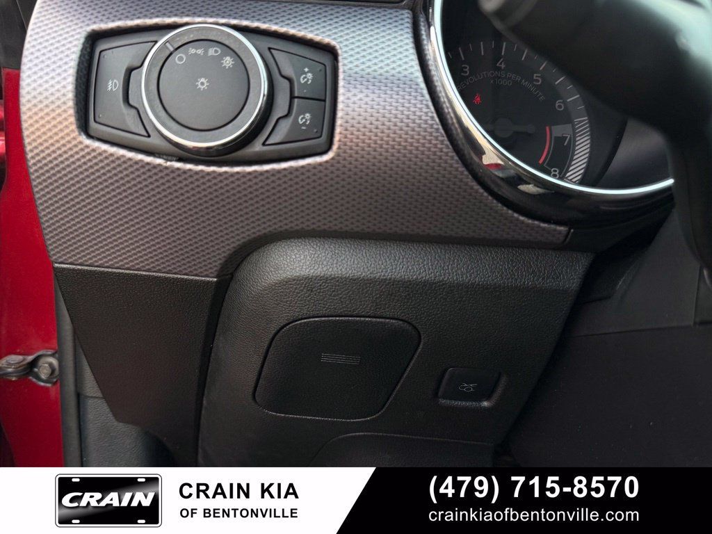 Used 2017 Ford Mustang Coupe RWD image 12