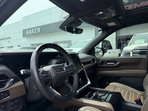 Used 2025 GMC Yukon Denali Ultimate AWD/4WD image 14