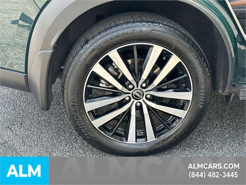 Used 2025 Nissan Pathfinder Platinum FWD image 38