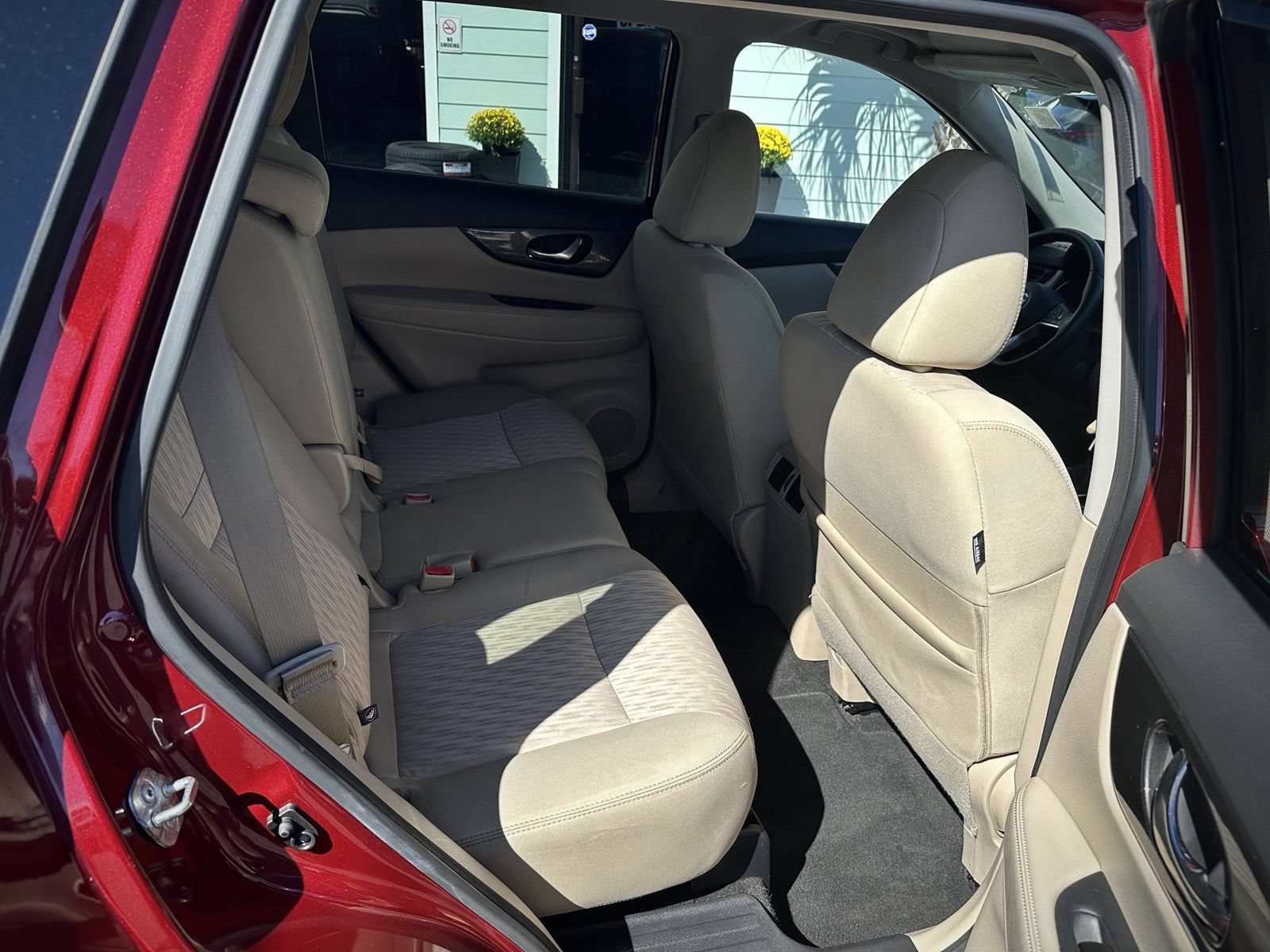 Used 2020 Nissan Rogue SV w/ Sun & Sound Touring Package FWD image 8