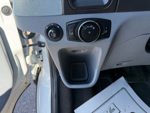 Used 2017 Ford Transit 150 XLT image 14