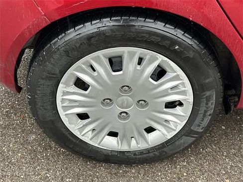 Used 2015 Ford Fiesta SE image 5