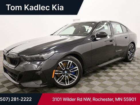 Used 2024 BMW 540i xDrive w/ Premium Package image 1