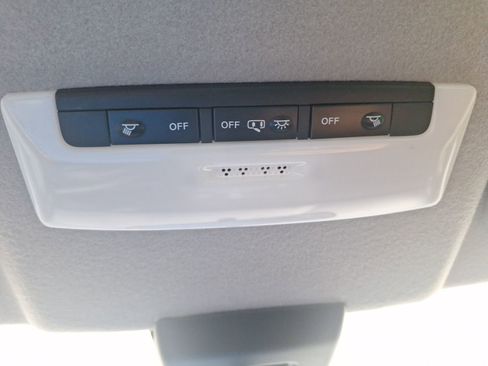 Used 2022 Nissan Kicks SR image 29