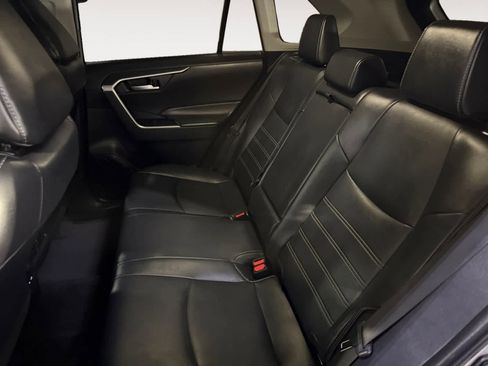 Used 2023 Toyota RAV4 XLE Premium image 17