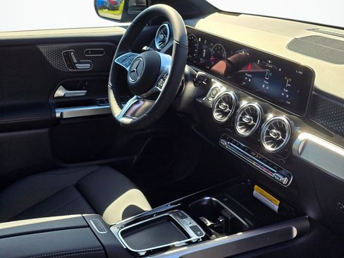 New 2026 Mercedes-Benz GLB 250 4MATIC image 26
