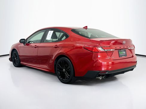 Used 2025 Toyota Camry SE FWD image 5