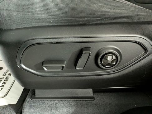 Certified 2023 Jeep Grand Cherokee Laredo image 18