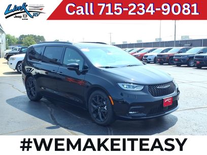 Used 2025 Chrysler Pacifica Limited