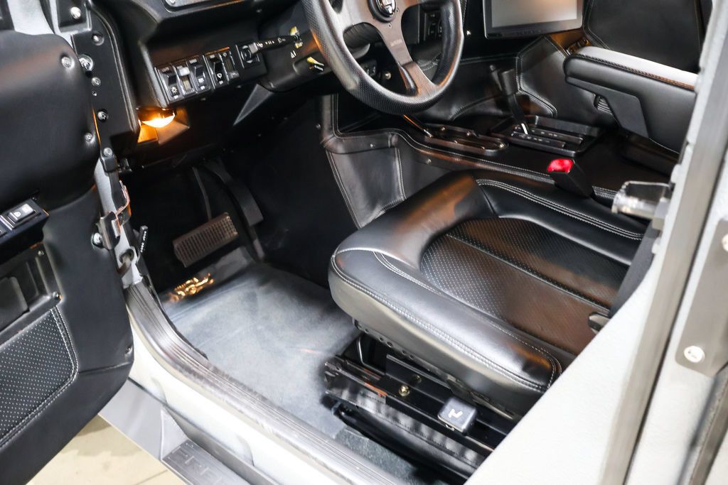 Used 2003 HUMMER H1 4-Door Wagon AWD/4WD image 38