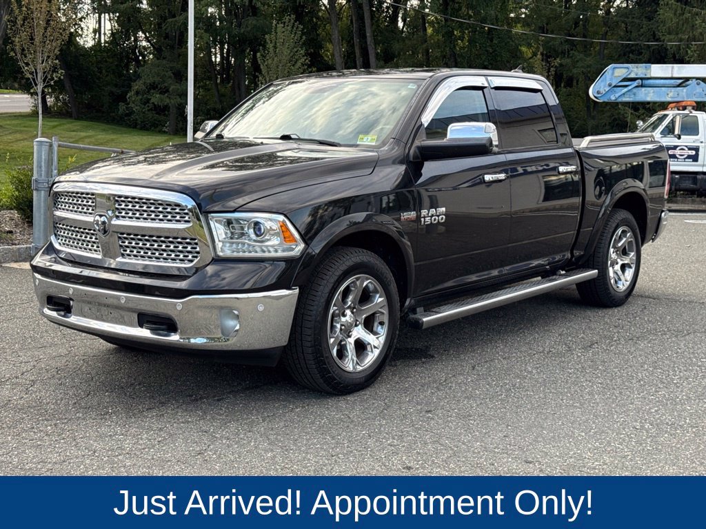Used 2017 RAM 1500 Laramie w/ Convenience Group AWD/4WD image 3