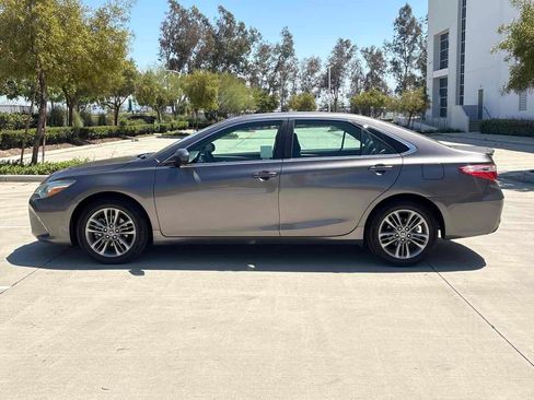 Used 2016 Toyota Camry SE FWD image 6