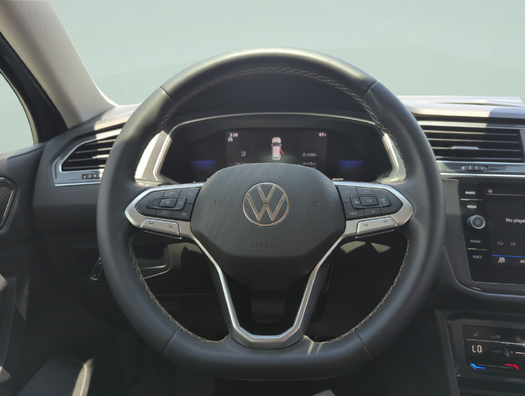 Used 2022 Volkswagen Tiguan SE FWD image 25