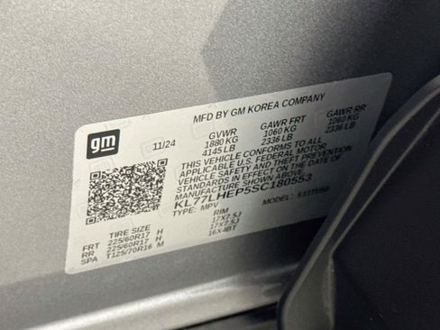 Used 2025 Chevrolet Trax LT FWD image 27
