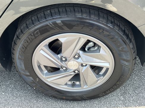 Used 2024 Hyundai Elantra SE FWD image 20