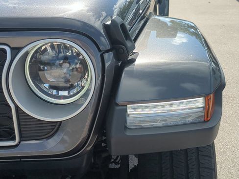 Used 2025 Jeep Wrangler Unlimited Sahara AWD/4WD image 11