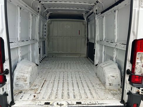 Used 2018 RAM ProMaster 2500 w/ Interior Convenience Group image 32