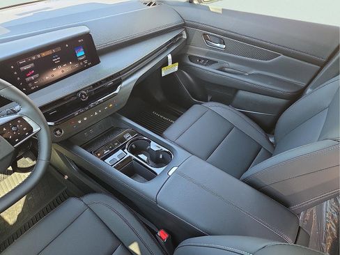 New 2025 Nissan Murano SV image 11