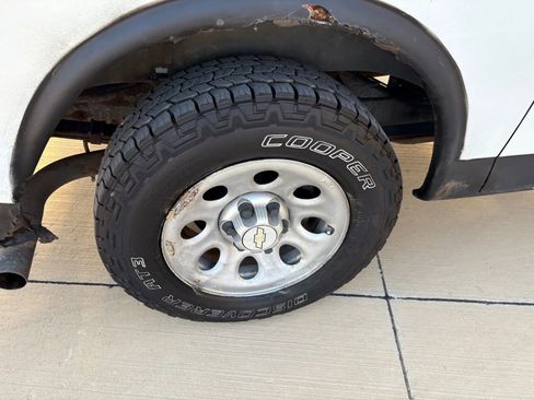 Used 2014 Chevrolet Express 1500 AWD image 21