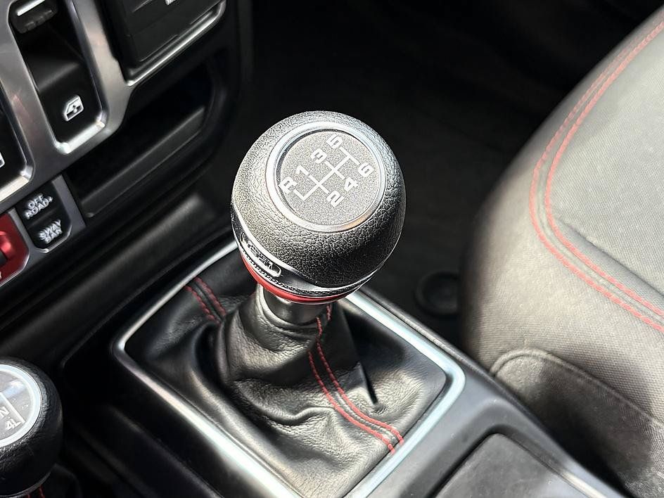 Used 2022 Jeep Wrangler Rubicon AWD/4WD image 22