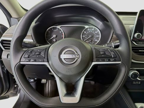 Used 2023 Nissan Altima 2.5 SV image 13