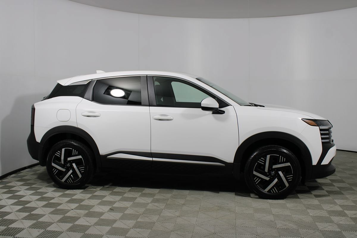 Used 2025 Nissan Kicks SV FWD image 29