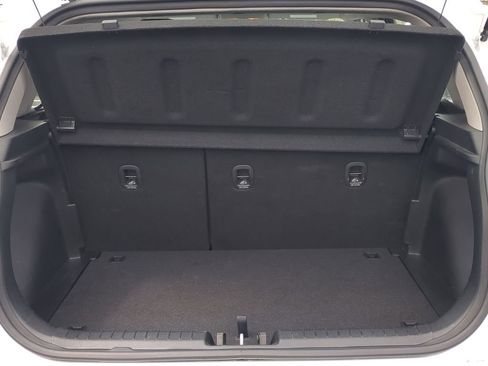 Used 2025 Hyundai Venue SEL FWD image 5
