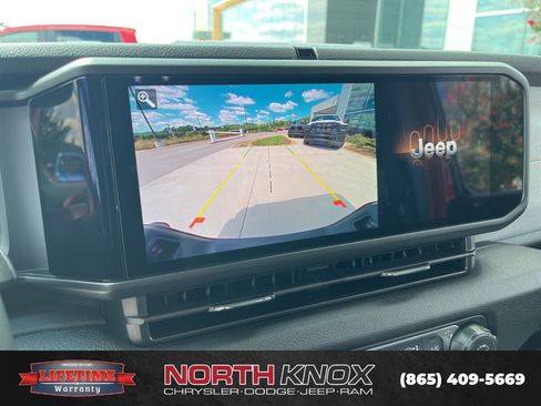 New 2025 Jeep Gladiator Sport image 10