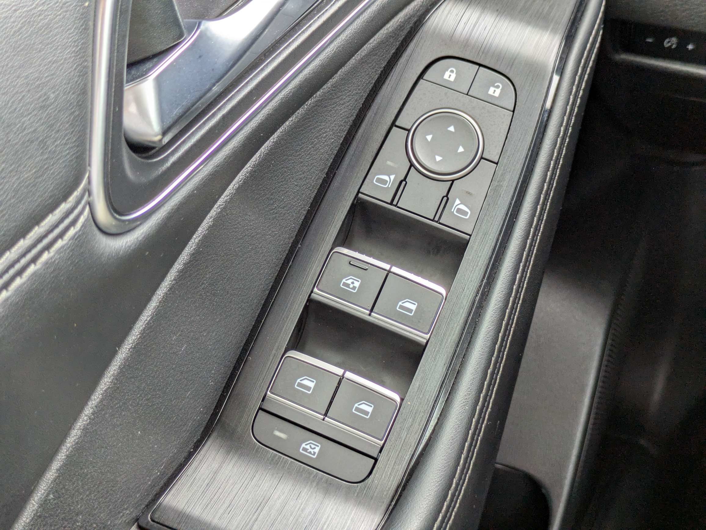 Used 2021 Nissan Rogue SL w/ Premium Package FWD image 24