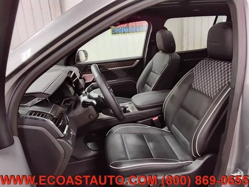 Used 2025 GMC Acadia Denali w/ Super Cruise Package image 10