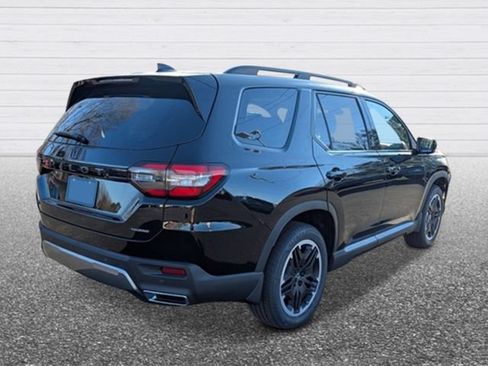 New 2026 Honda Pilot Touring image 5