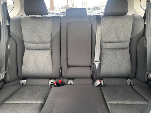 Used 2025 Nissan Rogue SV FWD image 39