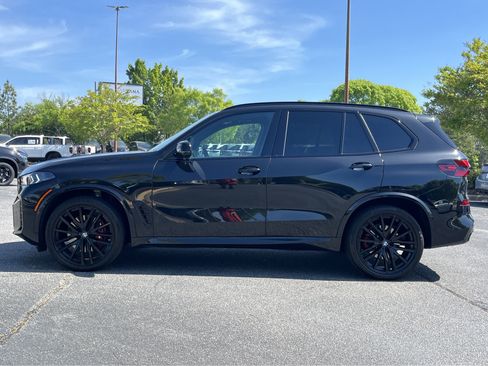 Used 2024 BMW X5 xDrive40i w/ M Sport Package image 25