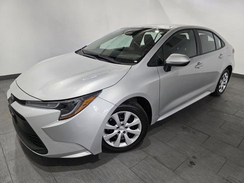 Used 2025 Toyota Corolla LE image 1