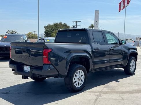 Used 2026 Toyota Tacoma SR5 AWD/4WD image 4